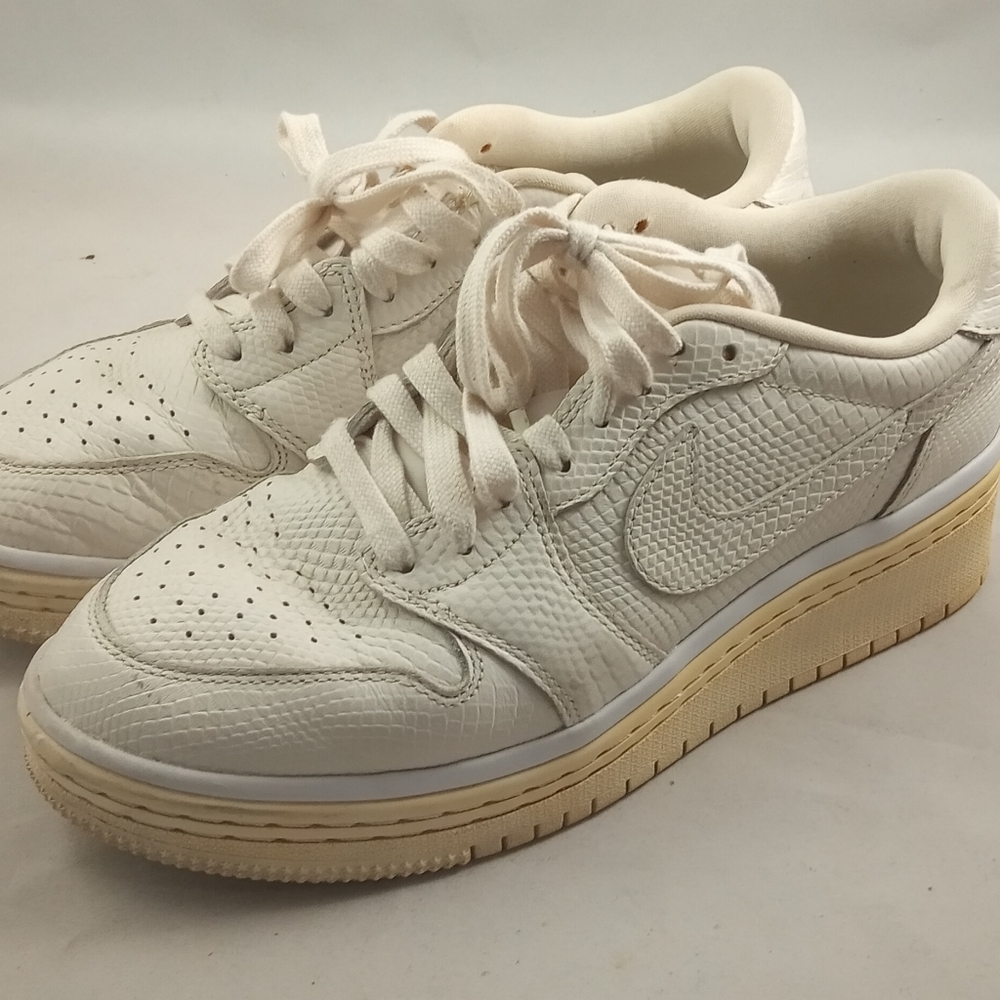 Jordan 1 Retro Low Lifted Size 9 Womens' Basketball Sneakers